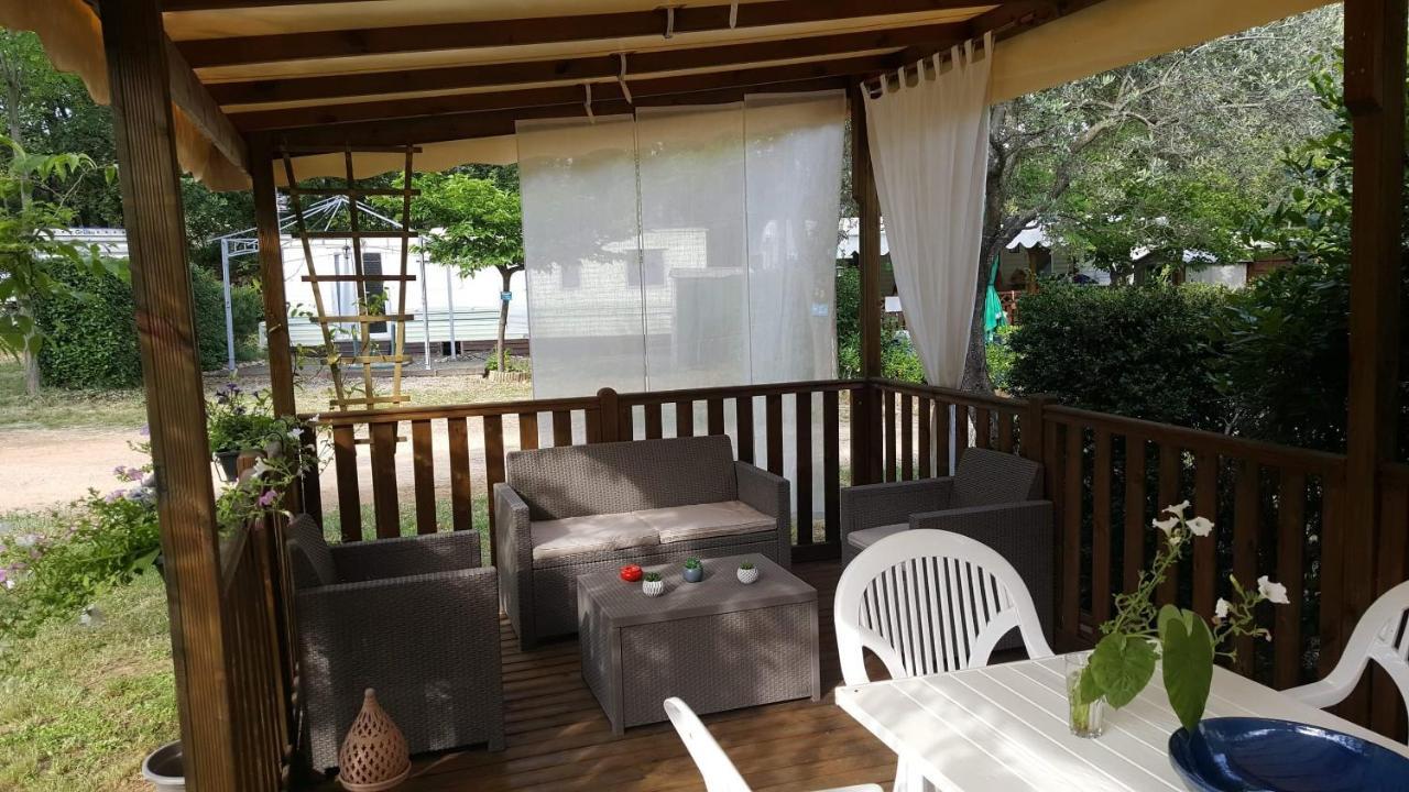 Li Sourso Hotel Aups Exterior photo